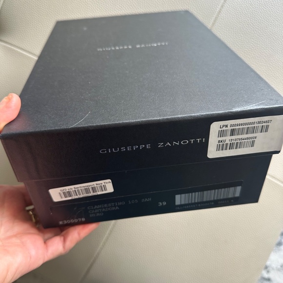 Giuseppe Zanotti Sandals - Picture 5 of 7